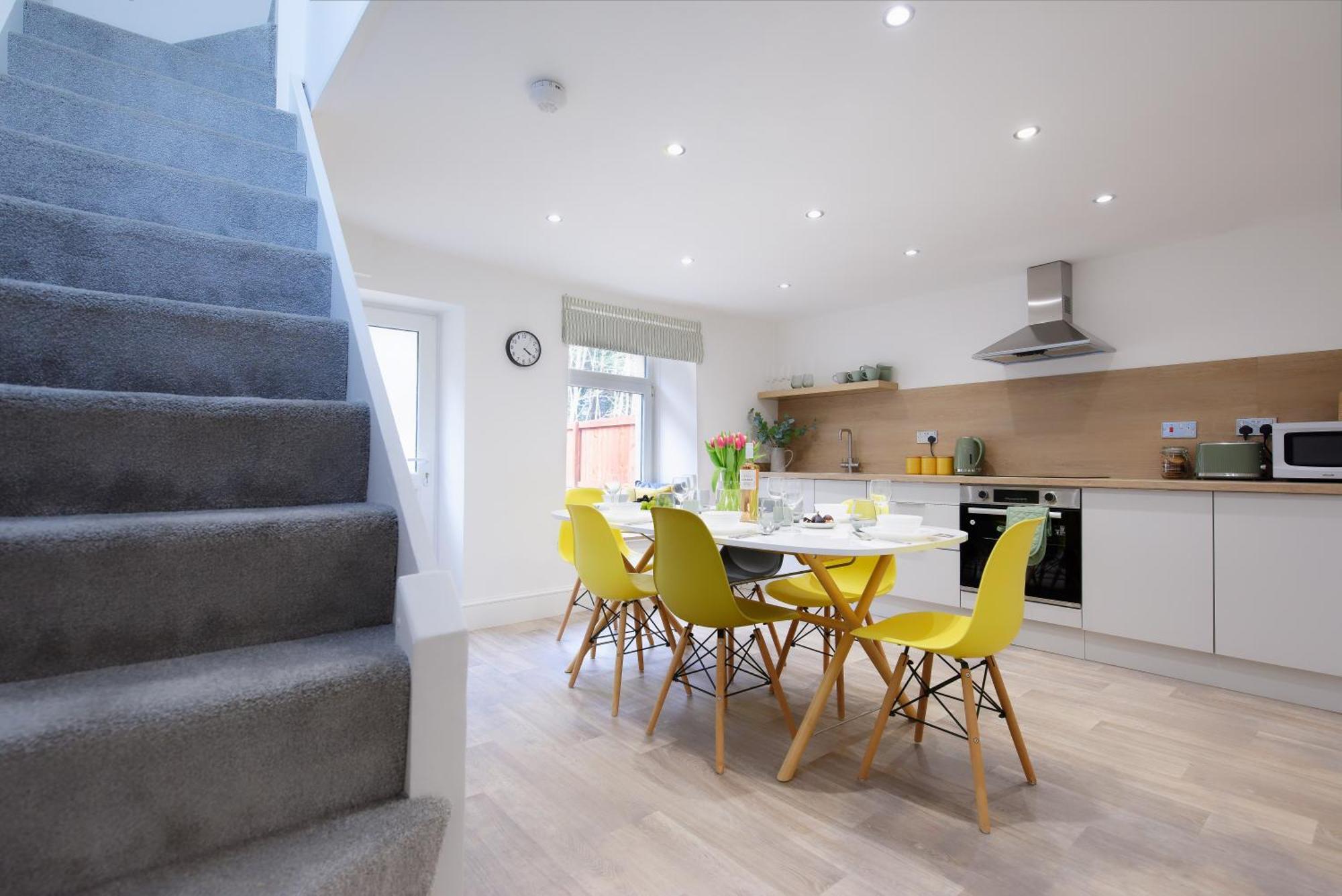 Stayright 3 Bed Home Near Hiking Trails & Parks Llwynypia Exterior photo