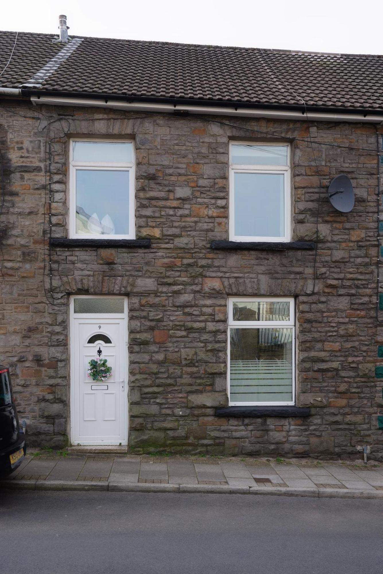 Stayright 3 Bed Home Near Hiking Trails & Parks Llwynypia Exterior photo